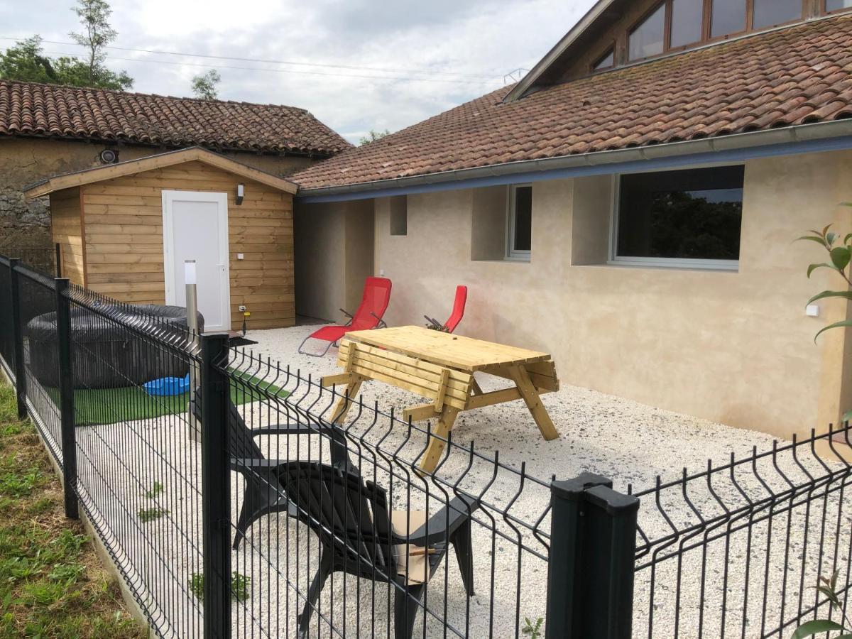 La Petite Ferme De Pouillon - Parc Animalier - Aire De Loisirs Bed and Breakfast Buitenkant foto